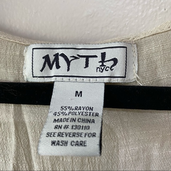 Cream Lace and Ruffle Detail Sleeveless Jacket Cardigan Vest - Picture 5 of 9